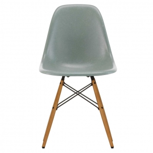 Vitra Eames Fiberglass Chair DSW - Sea Foam Green/Esdoorn Goud